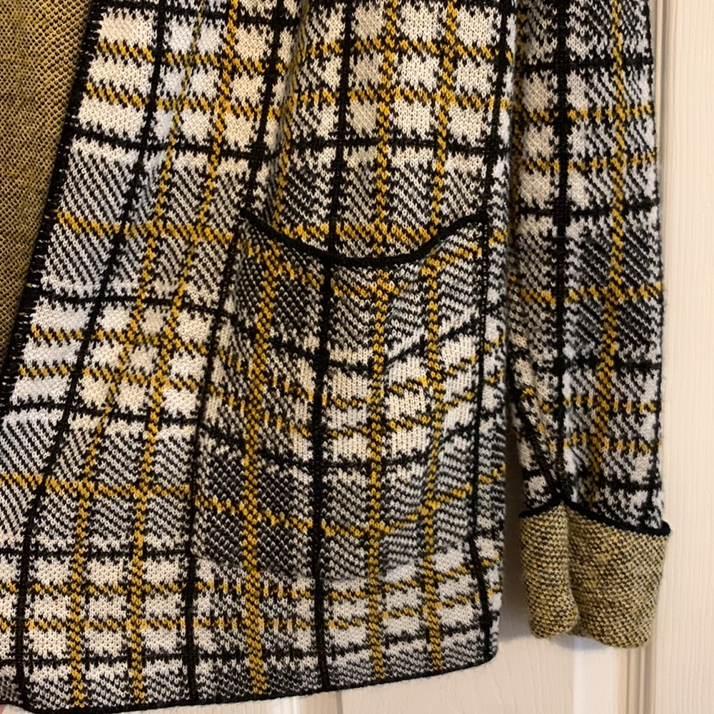 Ruby Rd. Cardigan. - Picture 3 of 6